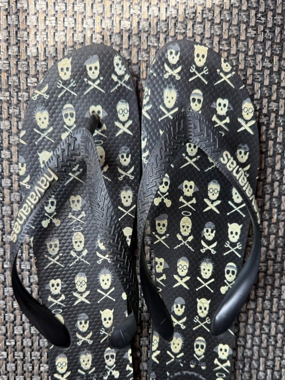 Glow in the dark pirate halloween Havianas EU39/ US 9